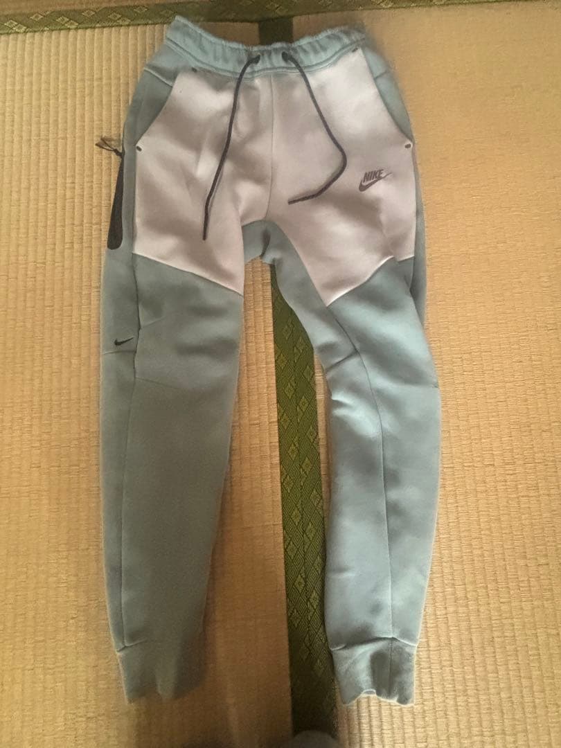 nikeテックフリース