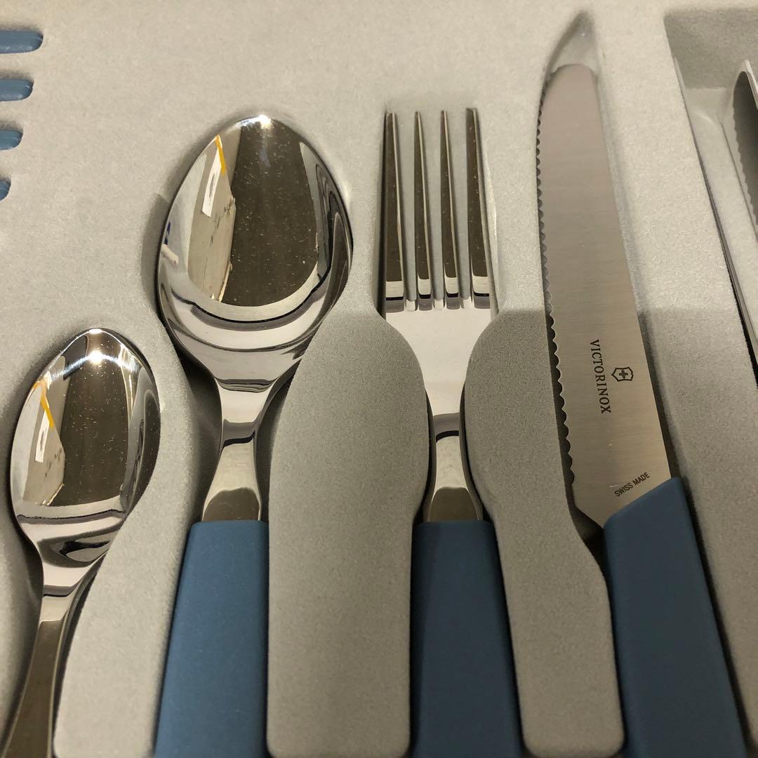 ビクトリノックス　カトラリーセット フォーク&ステーキナイフ&スプーン24本