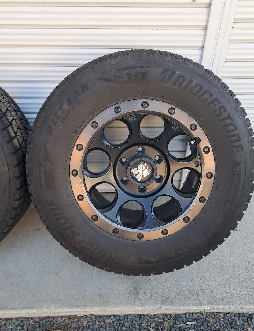 スタッドレスタイヤ265 65 R17&ホイール４本セット