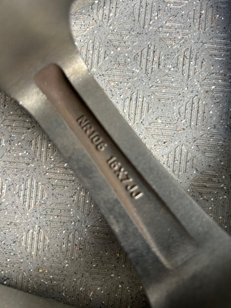 な*ま様 スポーツテクニック　16×7JJ 120/5H ET35 205/55