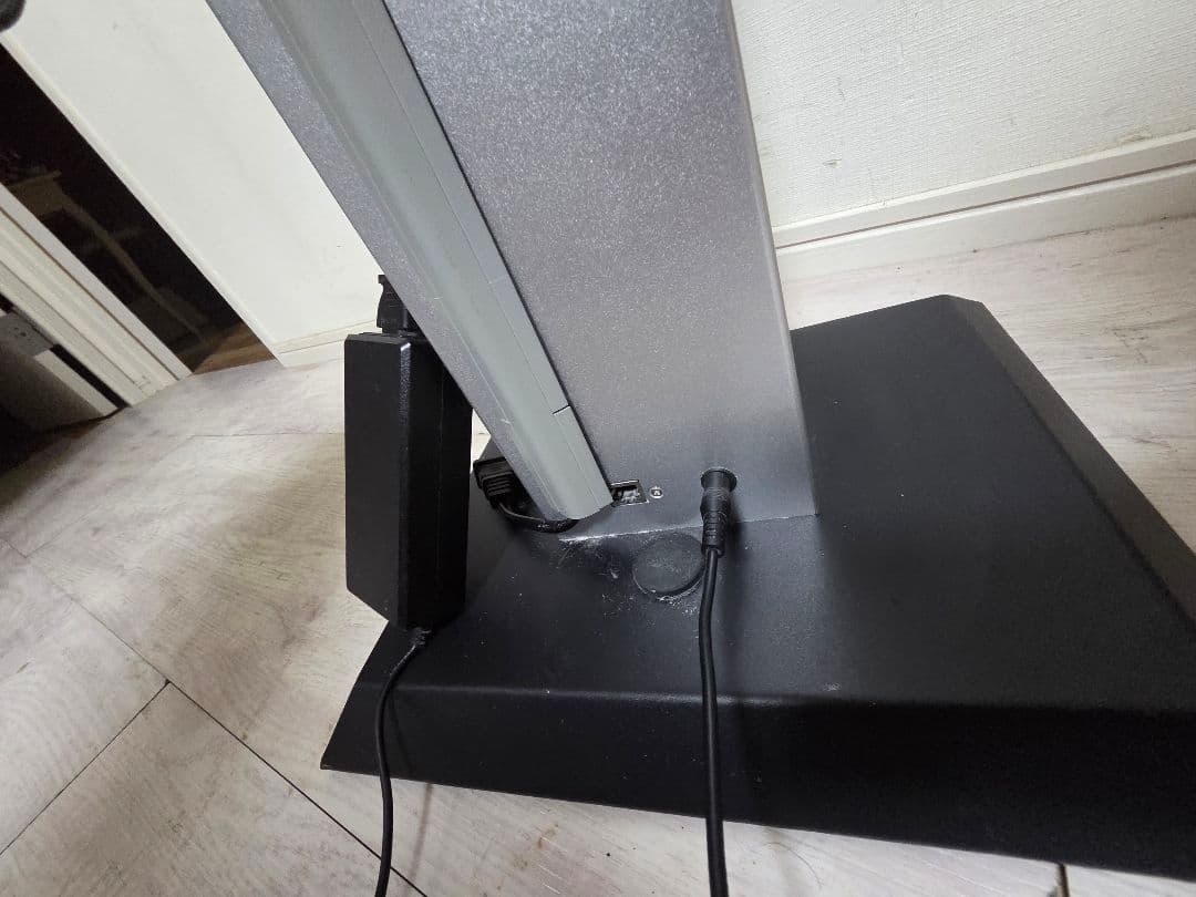 TISone 自動消毒液ディスペンサー付き体温計