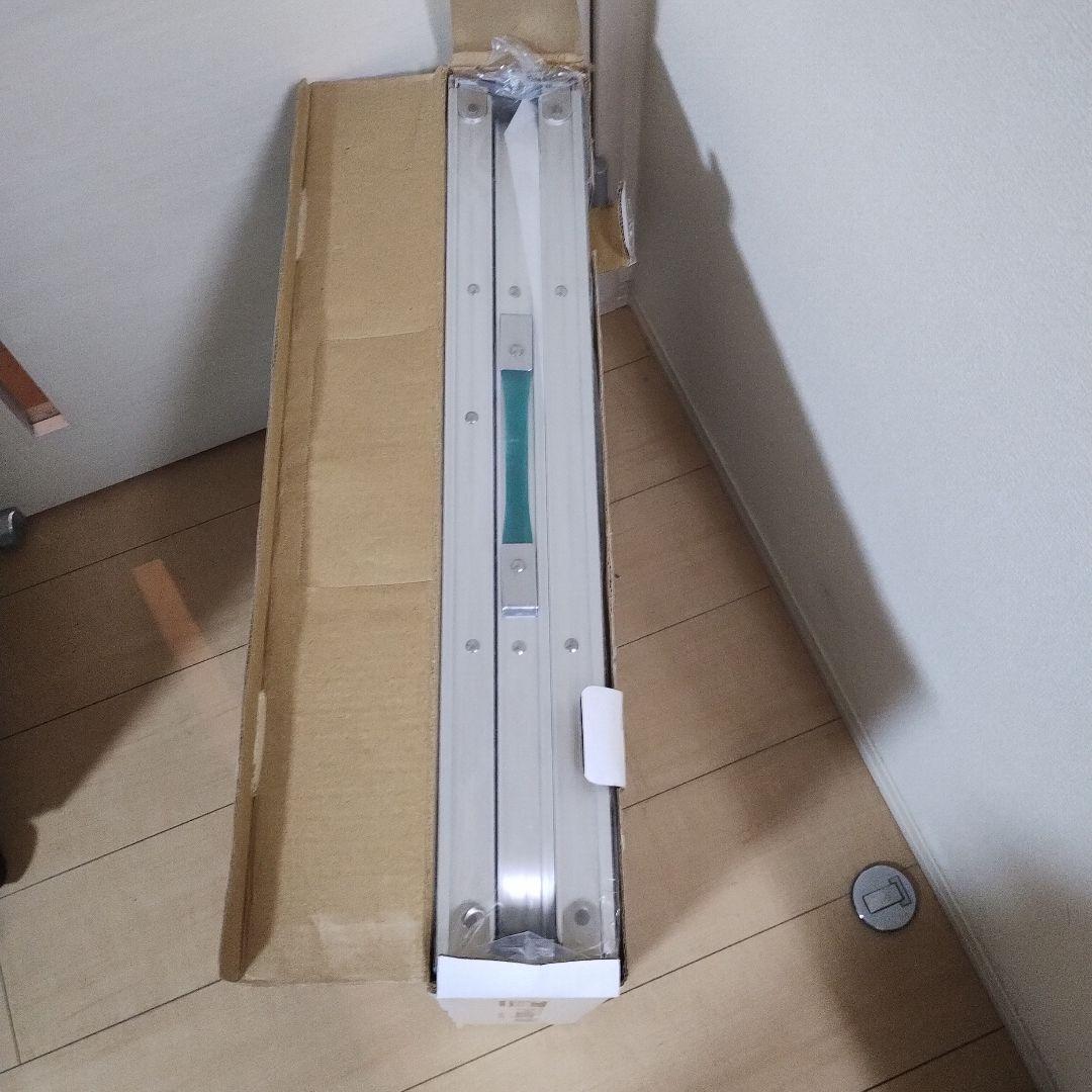 【新品未使用　Coleman】三折テーブル Tri-Folding Table