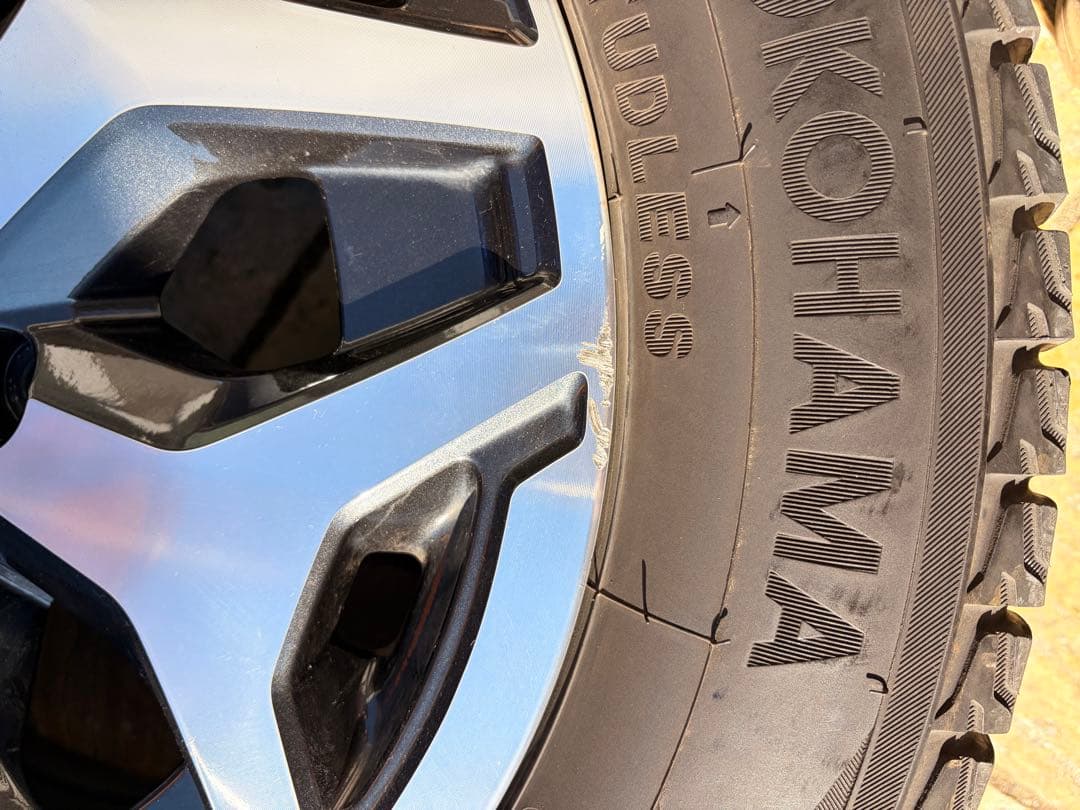 送料込み！SKフォレスター ヨコハマ17インチ スタッドレスタイヤ&ホイール