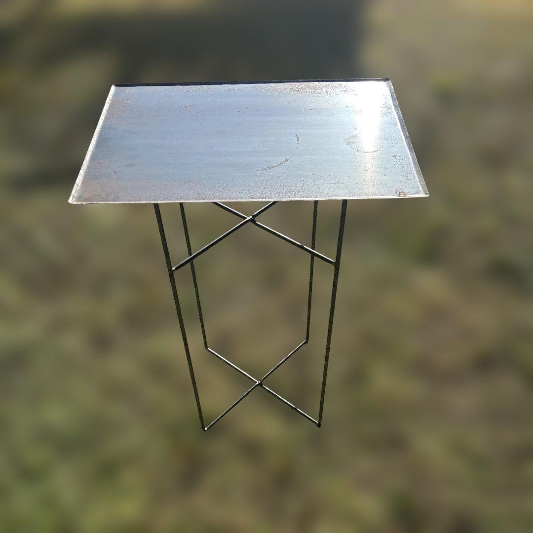 チプラスタジオ金属製シンプルテーブル