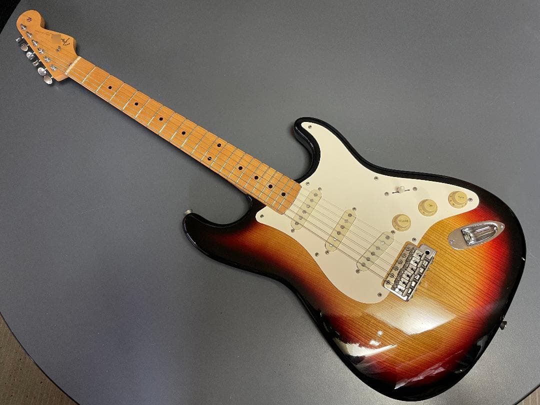 MADE IN JAPAN ストラトタイプ FENDERではありません