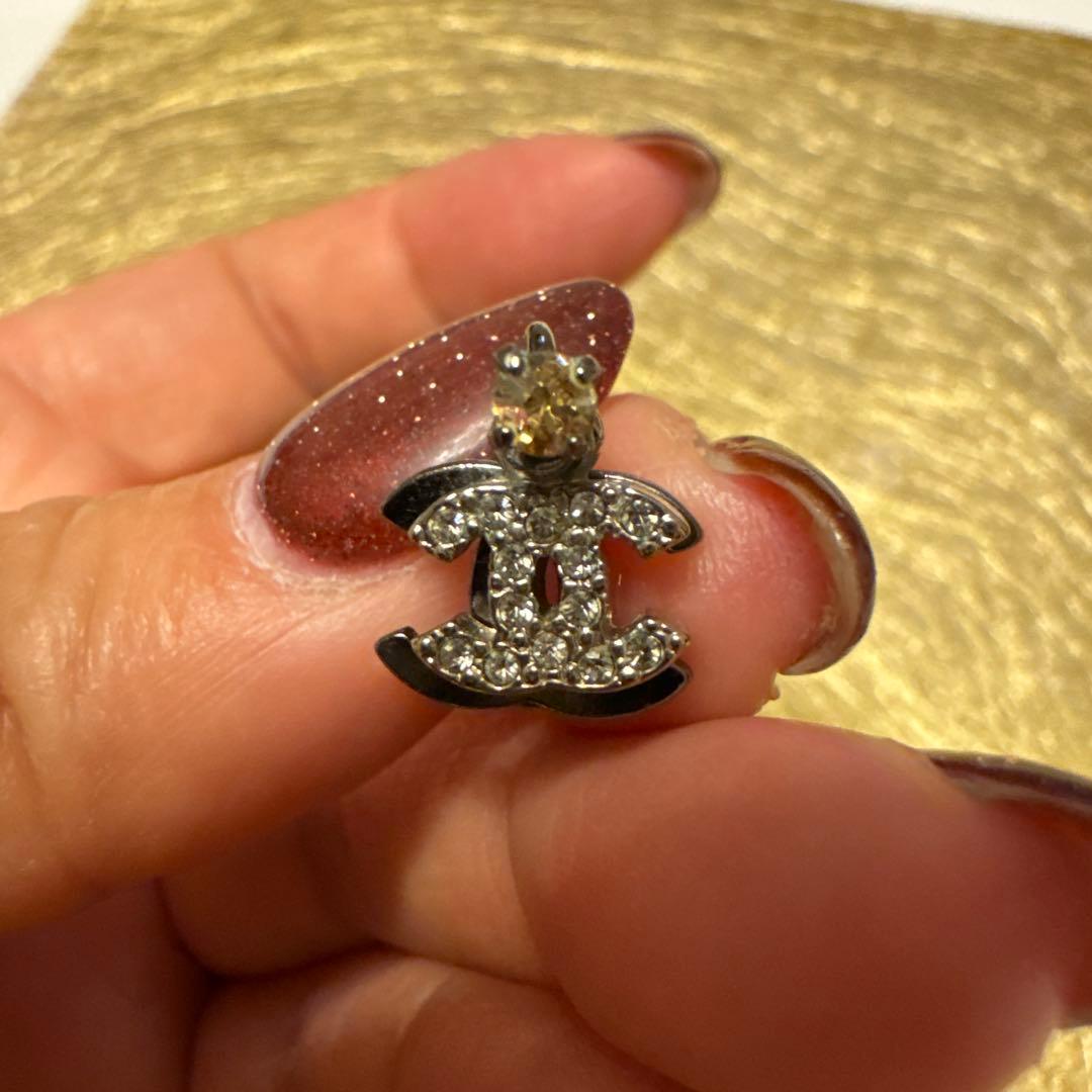 シャネル　CCロゴ ピアス(片耳用) シルバー　ラインストーンつき