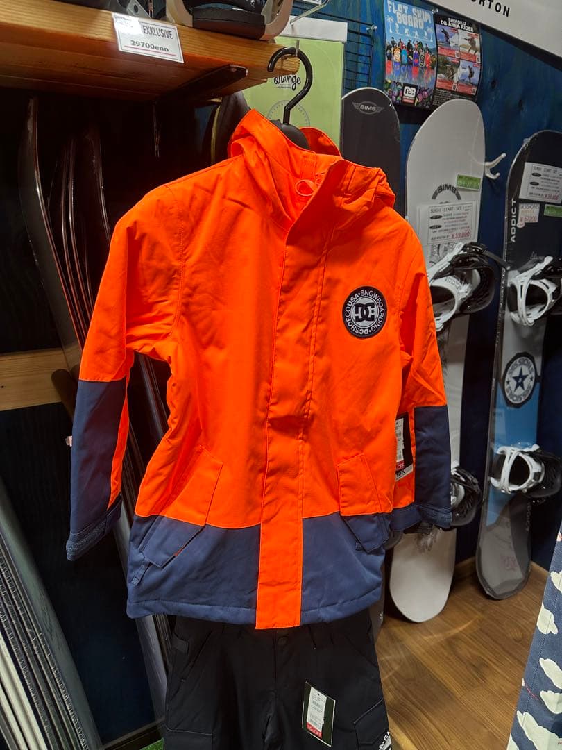 DC  kids 130cmサイズ　新品　展示品セール型落ち　かっこいい