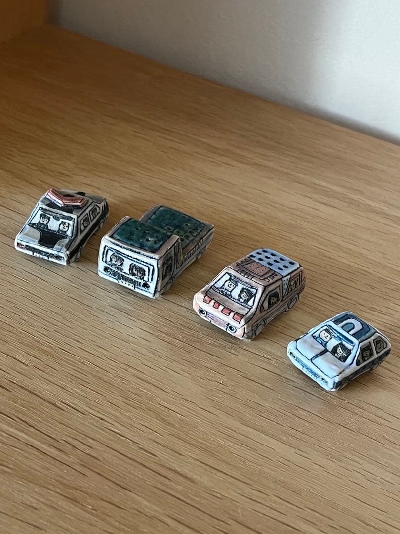 陶器製クルマの置物4点セット