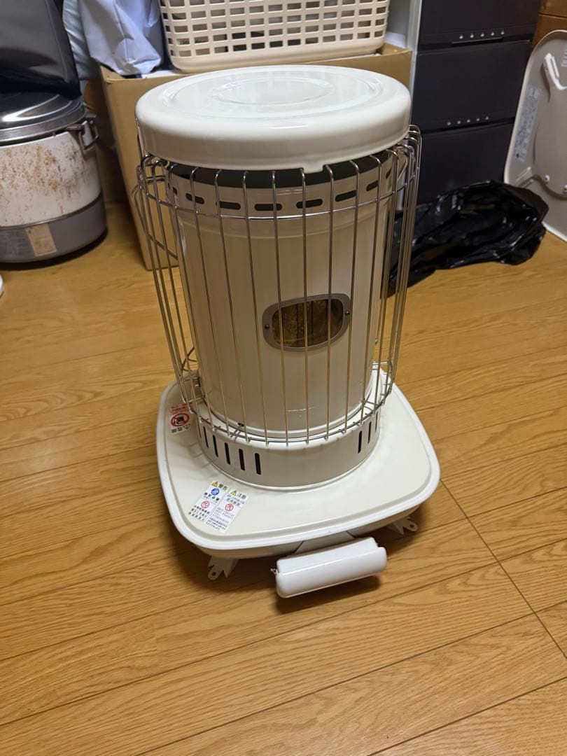 コロナ　石油ファンヒーター ホワイト 安全ガード付き