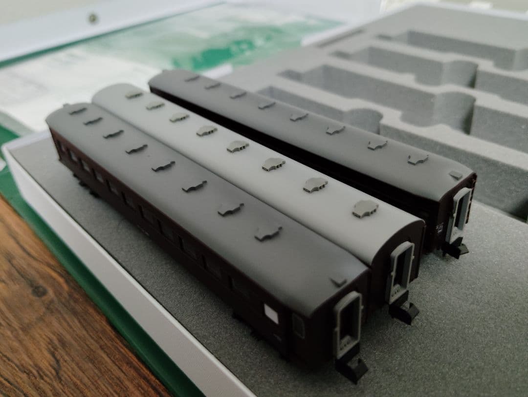 KATO 10-1893 JR西日本　マイテ49-2+旧形客車4両セットより3両