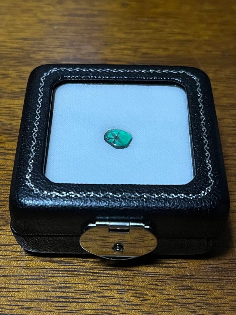 【一点もの 】トラピッチェエメラルド ルース