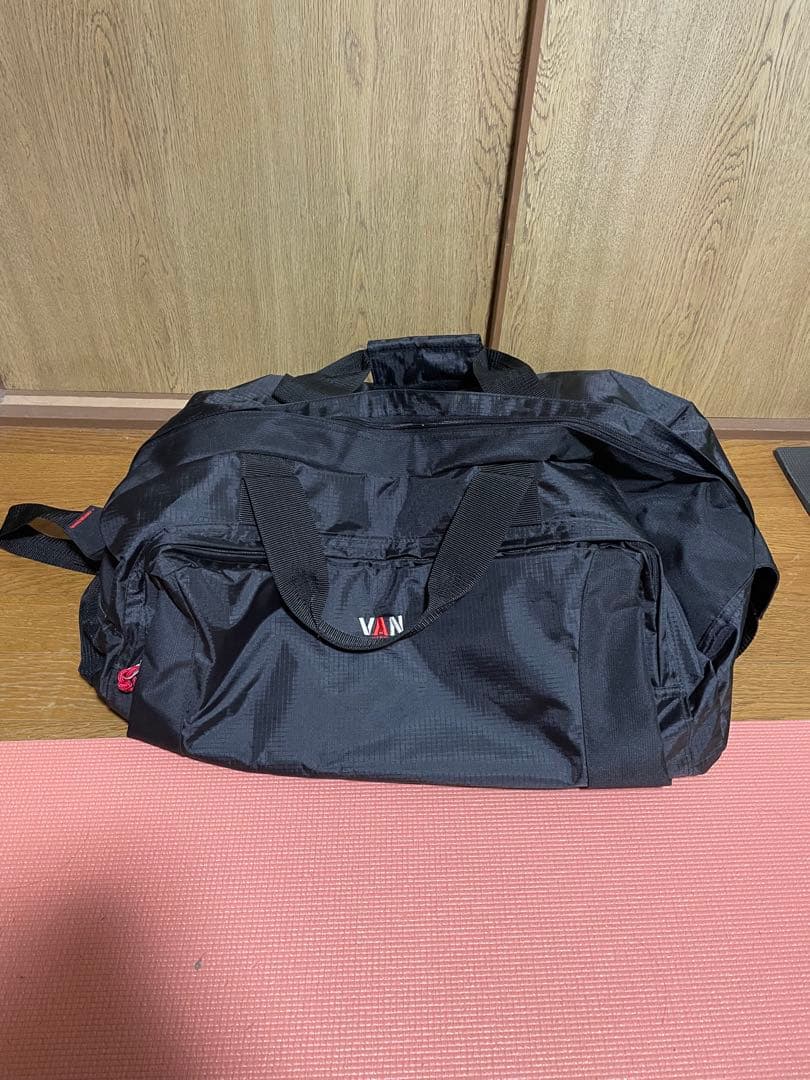 VANS ボストンバッグ 黒 フロントポケット付き