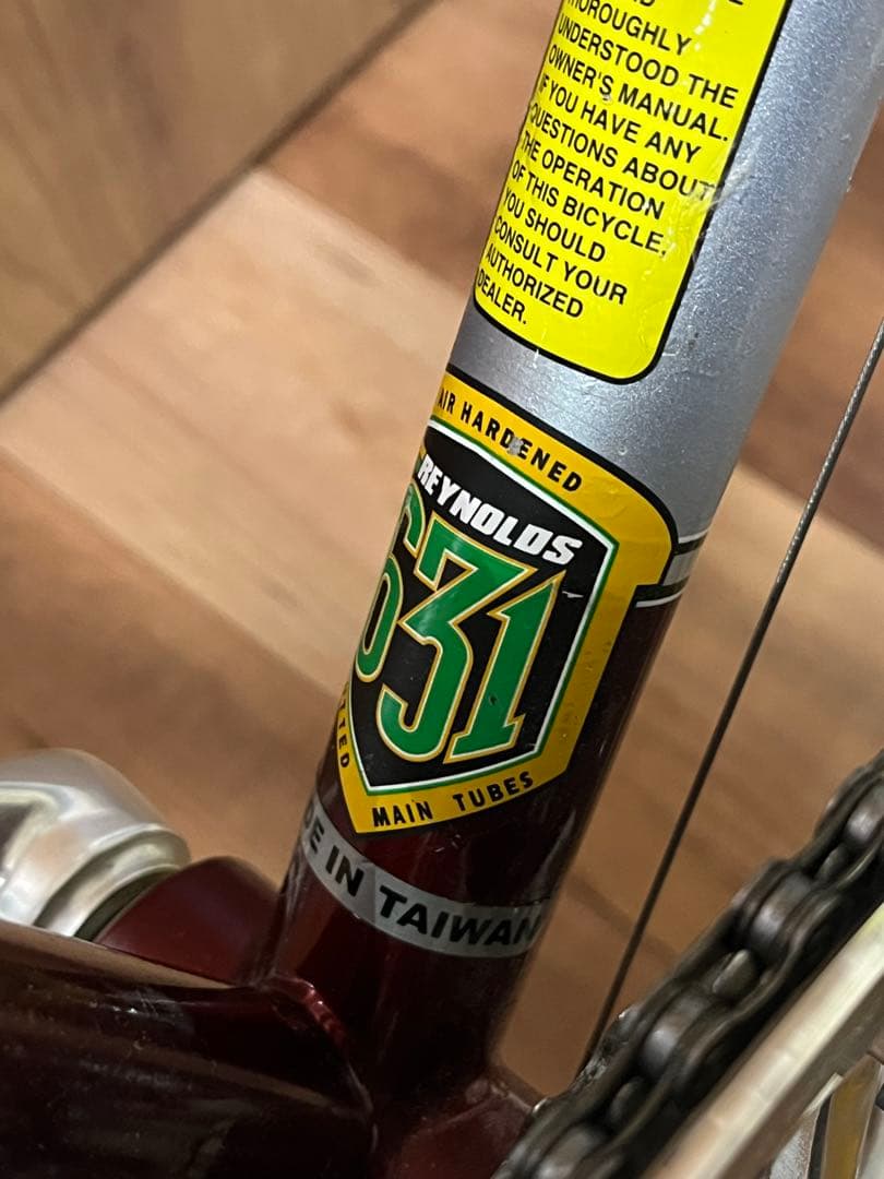 700cクロスバイク 3×9速 オートテールライト