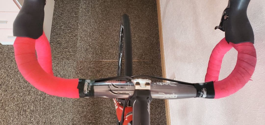 Trek ロードバイク サイズ54　　ホイールジャンク