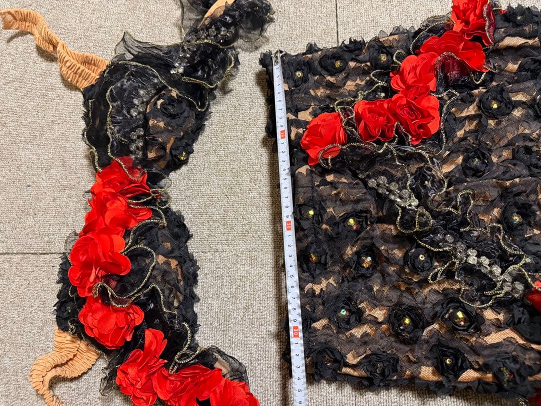 ベリーダンス セットアップ 黒と赤 花柄