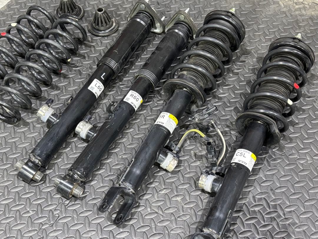 トヨタ クラウンハイブリッド￼ 純正 足回り サスペンションキット￼￼