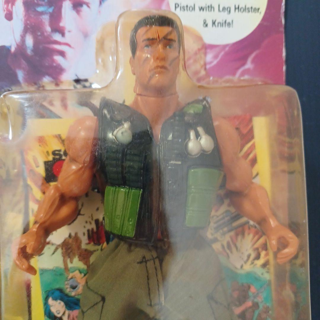 映画「コマンド―」アーノルド・シュワルツェネッカー主演　可動式現地物フィギュア