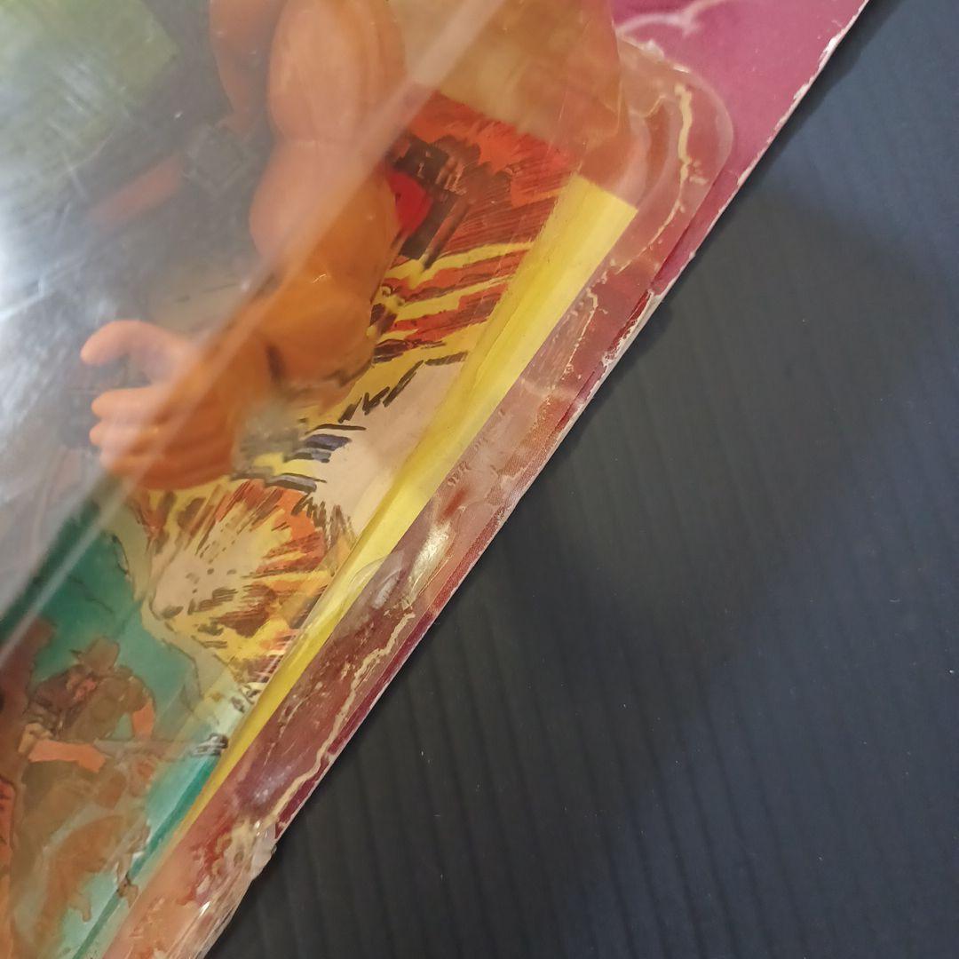 映画「コマンド―」アーノルド・シュワルツェネッカー主演　可動式現地物フィギュア