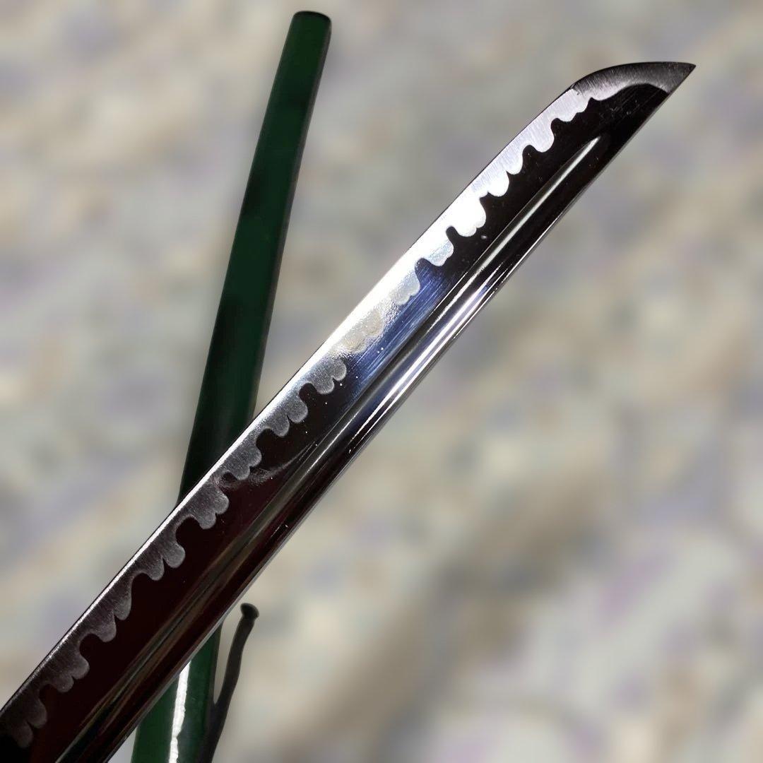 上級居合大刀 黒柄 十字透し丸鍔 緑暈し呂鞘