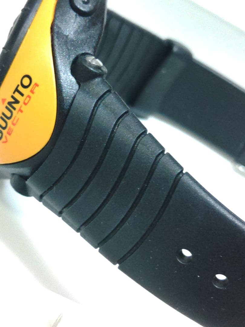 SUUNTO スント　VECTOR ベクター　イエロー　黄色　アウトドアウォッチ