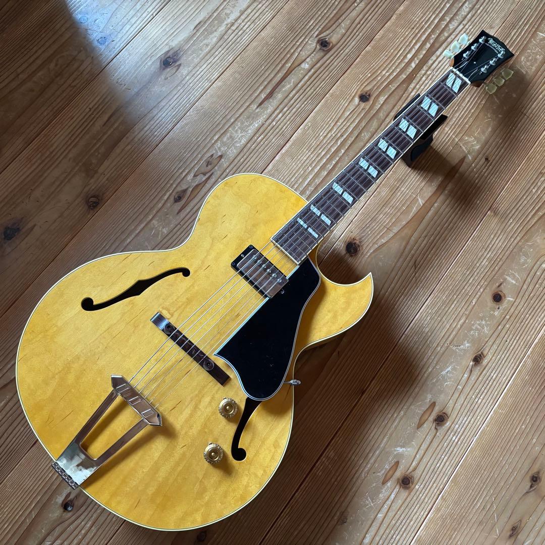 新品級2012年製Archtop Tribute AT175