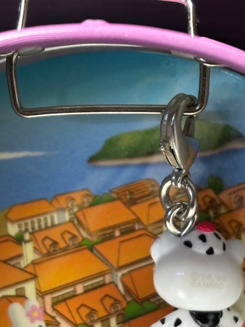 ハローキティ 世界子犬のお散歩 ファスナー マスコット