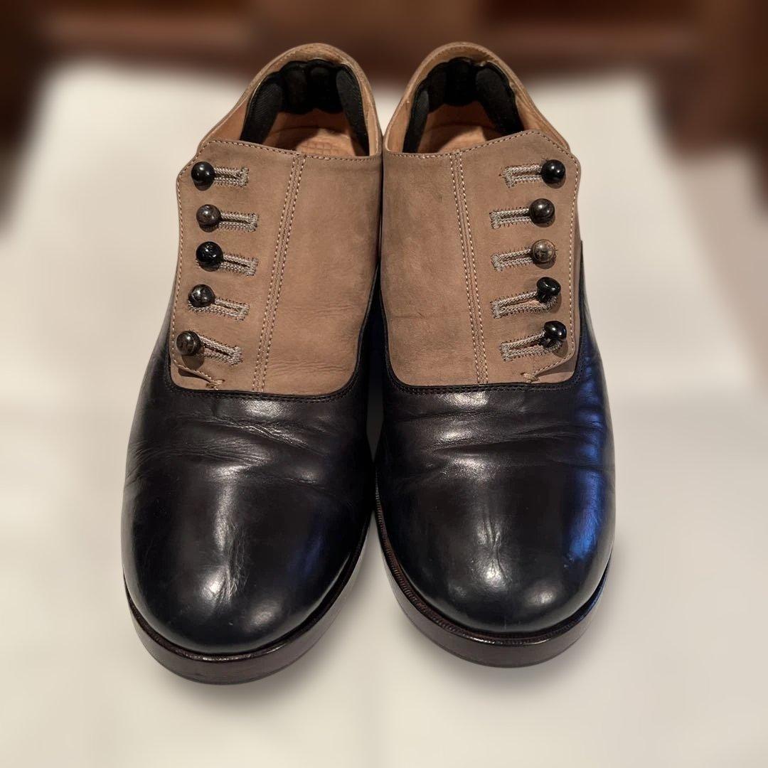 靴 forme Buttoned up shoes