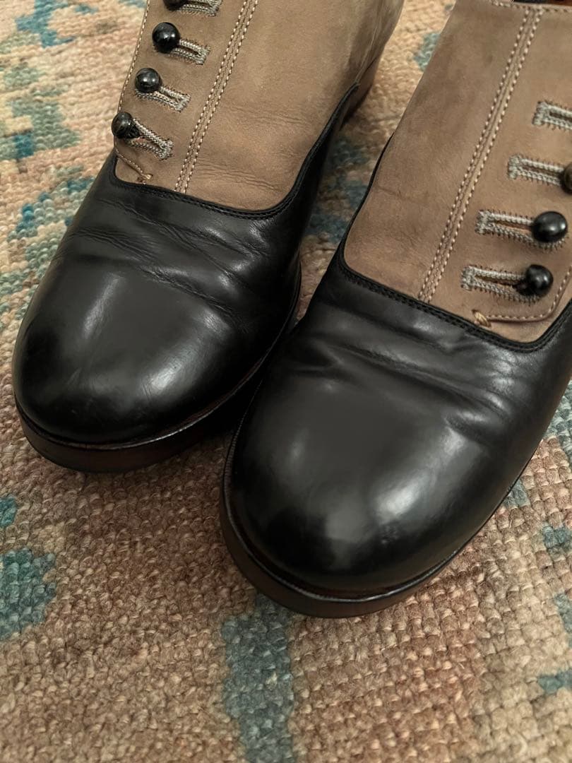 靴 forme Buttoned up shoes