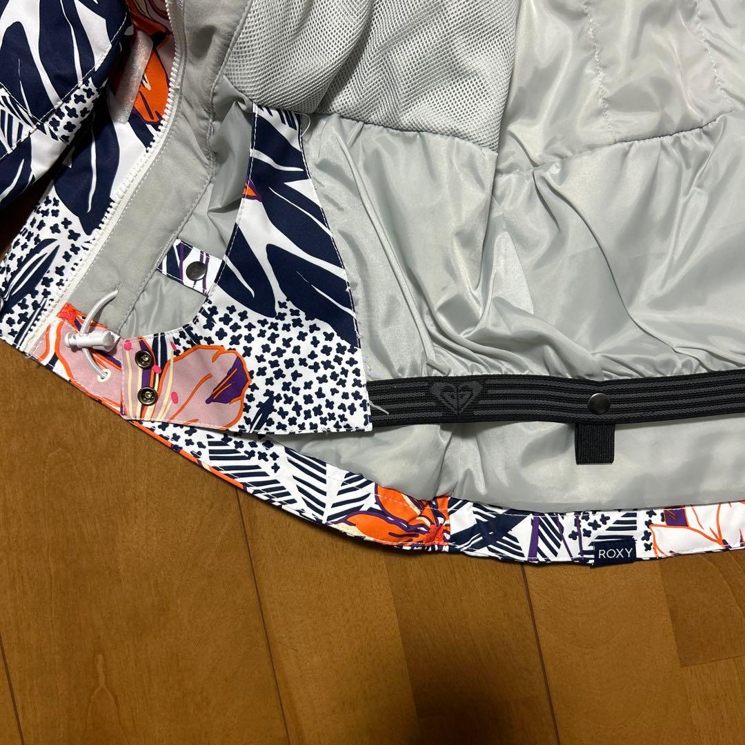 新品！タグ付き！　ROXY 花柄　スキーウェア　ボードウェア　防寒　S