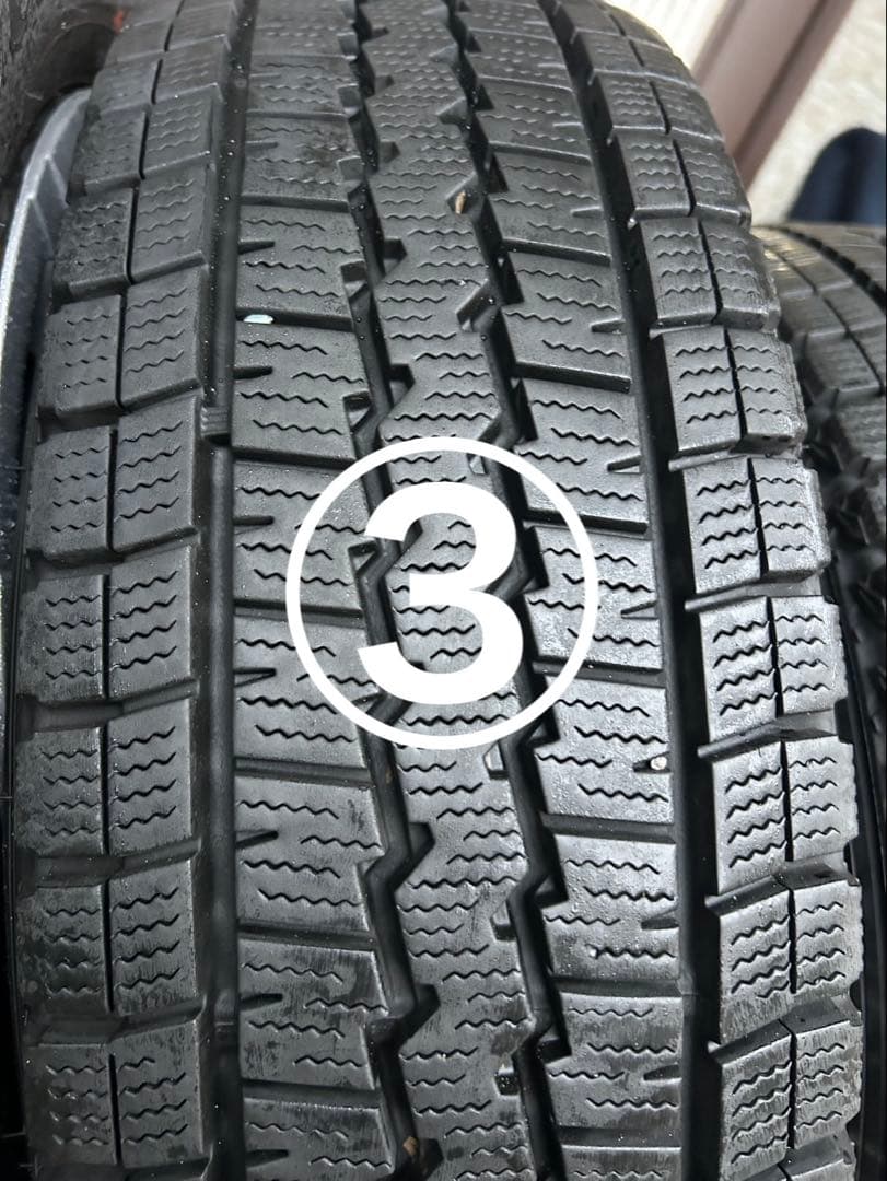 ハイエース2023年スタッドレス 195/80R15 4本セット ナット付き！