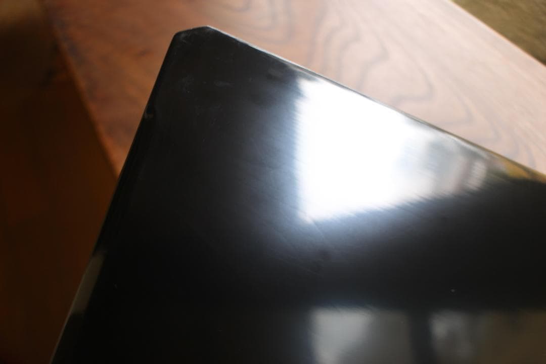 優美な梨地塗に風情ある流水桜文の映える隅切り四方折敷（検輪島塗蒔絵膳お膳お盆