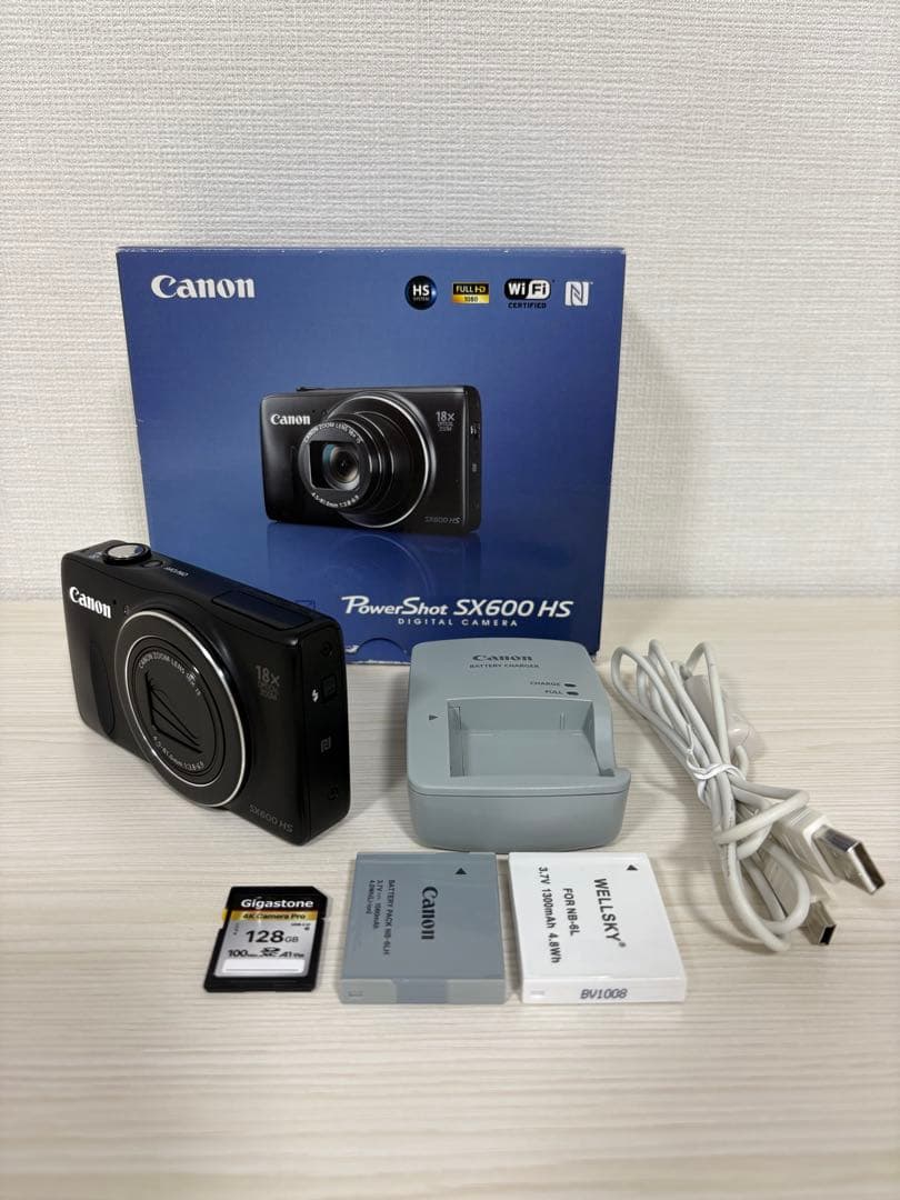Canon PowerShot SX600 HS 本体と付属品