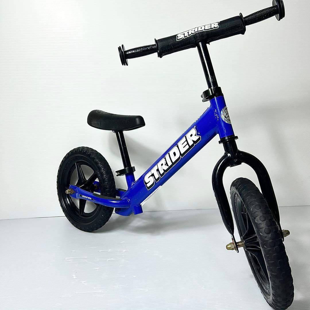 美品☆ストライダー スポーツ ブルー 青 キックバイク 補助なし