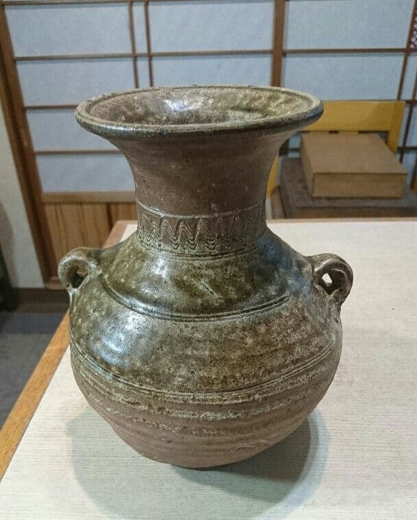 古越州灰陶線刻五筋両耳瓶 周末漢時代