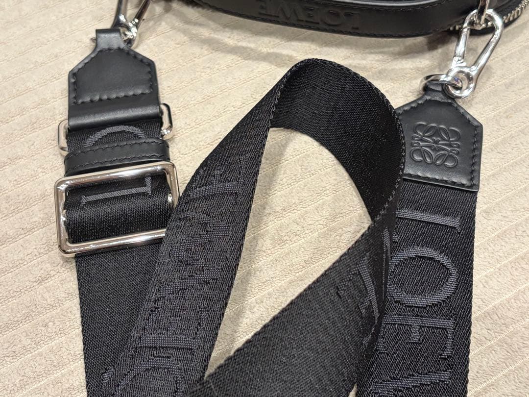 極美品LOEWE クロスボディ カメラバッグ ミニ（ソフトグレインカーフ）