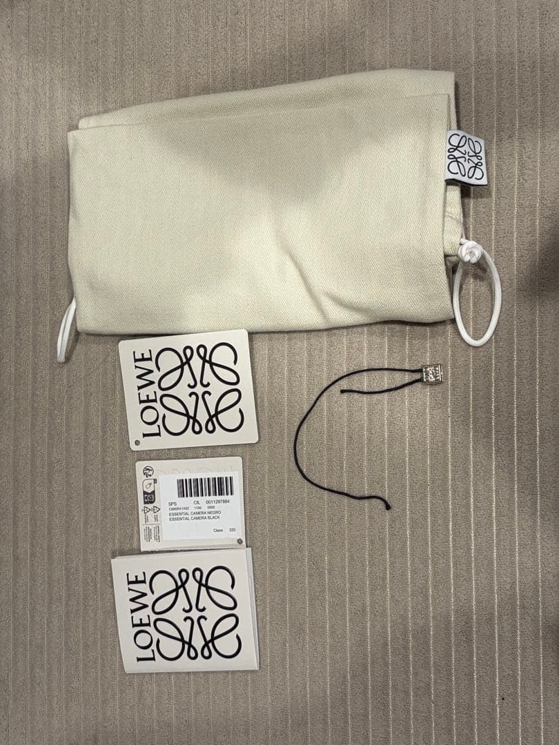 極美品LOEWE クロスボディ カメラバッグ ミニ（ソフトグレインカーフ）