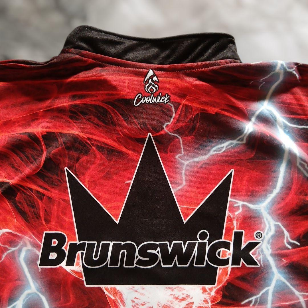 ✨日本未発売✨ブランズウィック　サイズM　 レッド　竜巻　USA製　ボウリング