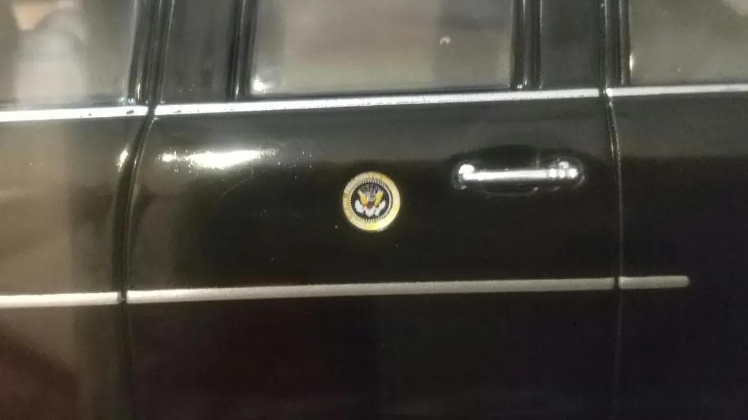 グリーンライト 2009 キャデラック ワン リムジン ザ ビースト 1/43