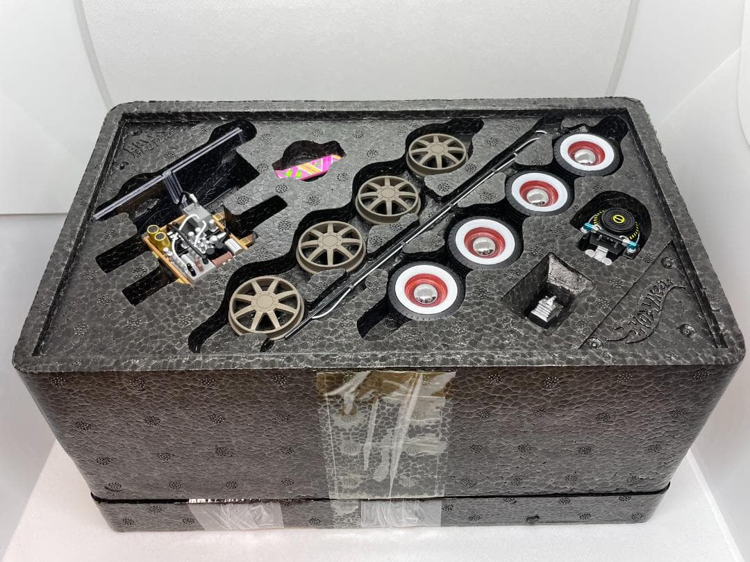 205-100 HotWheels 1/18 バック トゥ ザ フューチャー