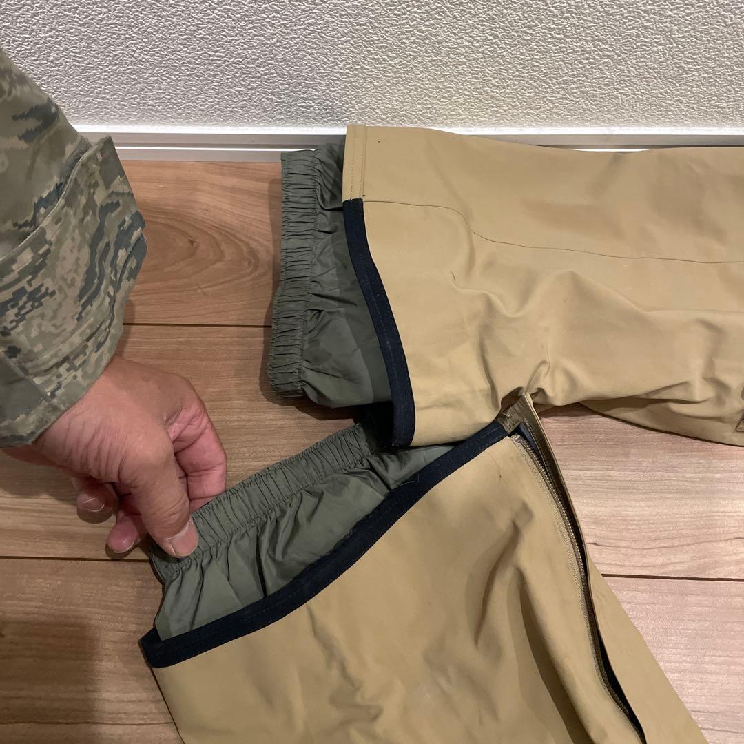 Burton AK ビブパンツ　S サイズ