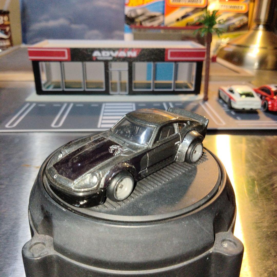 ホットウィール12台セット　ニッサン　マツダ　　　三菱　デコトラ　軽トラ