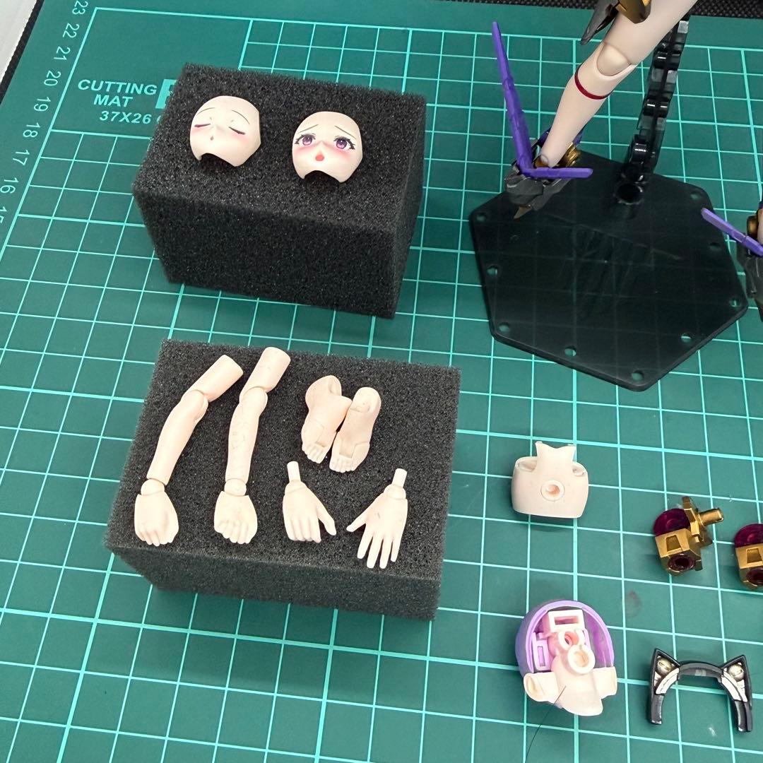 コトブキヤ　メガミデバイス　バスタードール　パラディン　塗装完成品