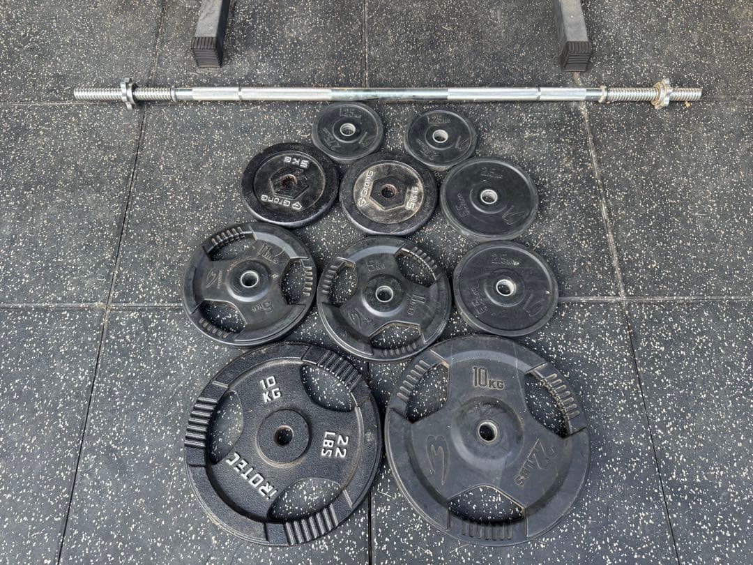 【初めての自宅トレに最適‼️】28mm径バーベルシャフト＋プレートセット