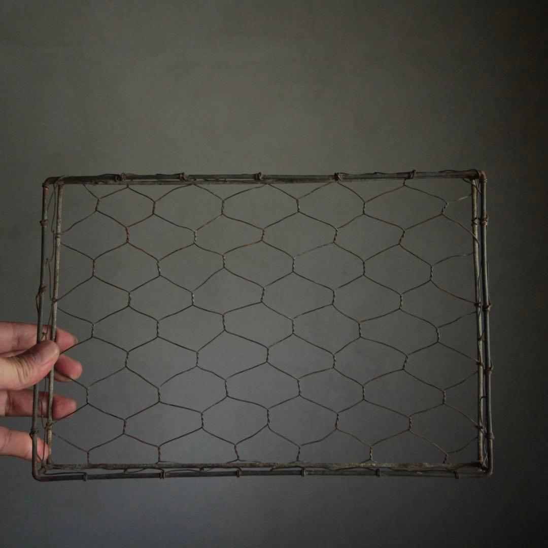 鉄あるいはブリキを編んだ トレイ 籠 坂田さん的 古道具 オブジェ アンティーク