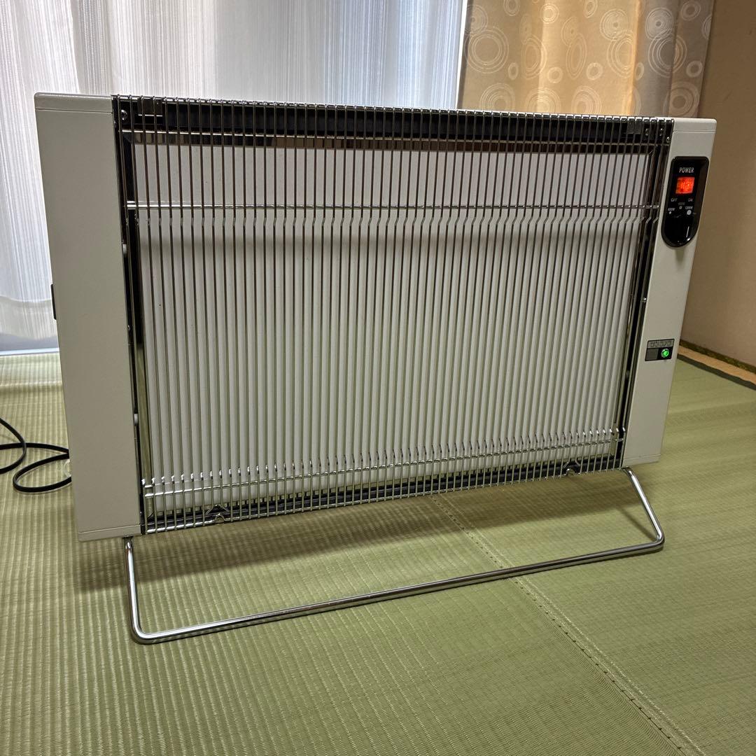 遠赤外線輻射式セラミックヒーター　サンラメラ1200W型　箱付き