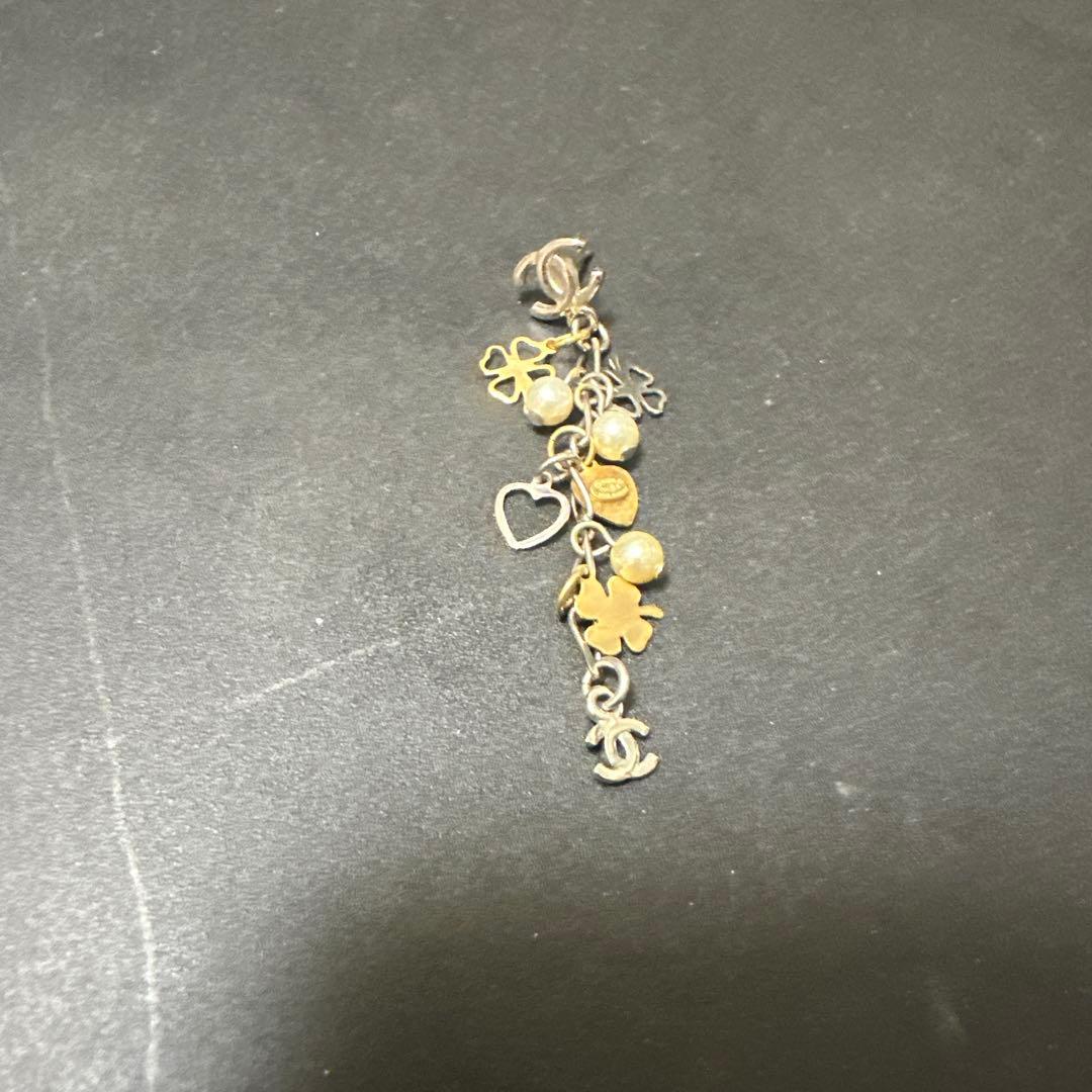 にこさん専用CHANEL チャーム付きピアス