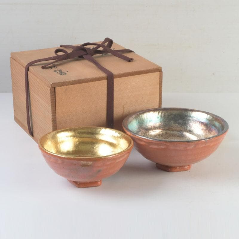 茶道具　八坂焼　赤楽　金銀二段　嶋台茶碗　共箱　V　9818