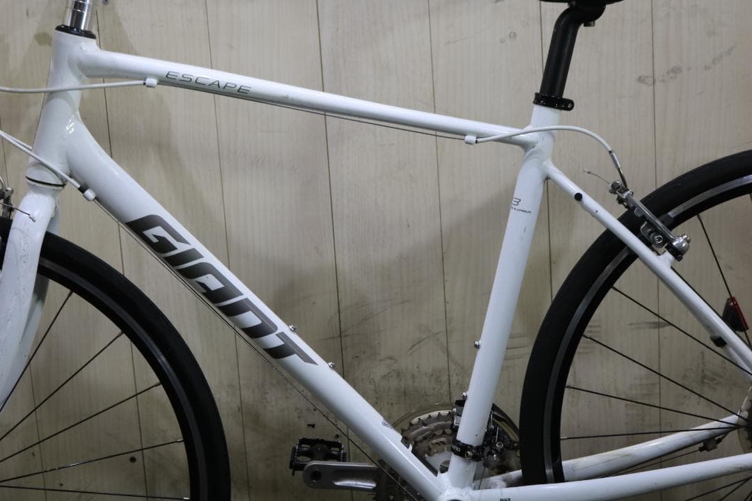 GIANT ESCAPE R3 700C アルミ 24速 500mm 白 クロス