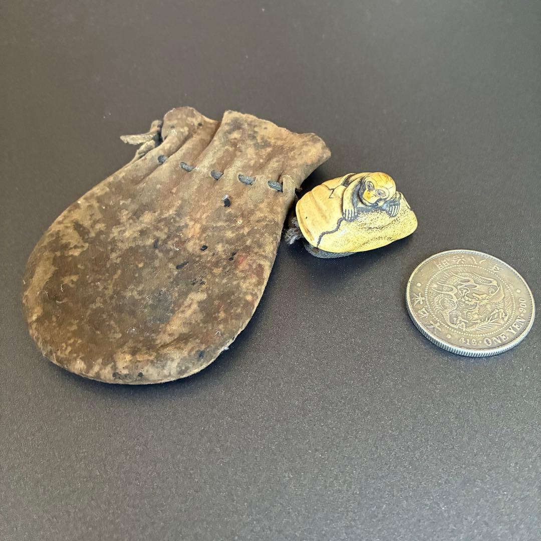 [時代根付　栗から猿　巾着　提げ物]