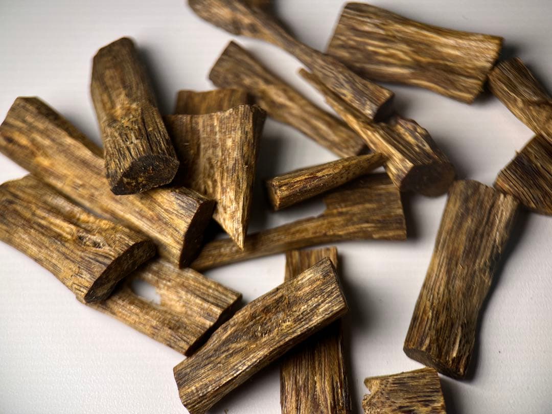 お香 天然沈香 六国五味聞香用 伽羅 香木 3-S-10.380